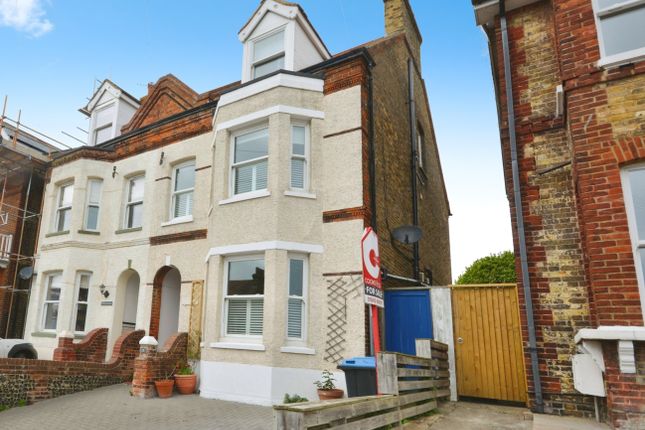 6 bedroom semi-detached house for sale