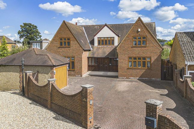 5 bed detached house