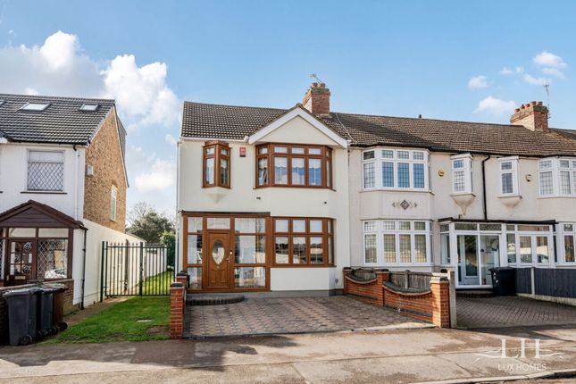 Gorseway, Romford 3 bed end of terrace house for sale