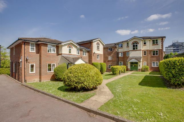Queen Alexandra Road, High Wycombe HP11 1 bed apartment for sale