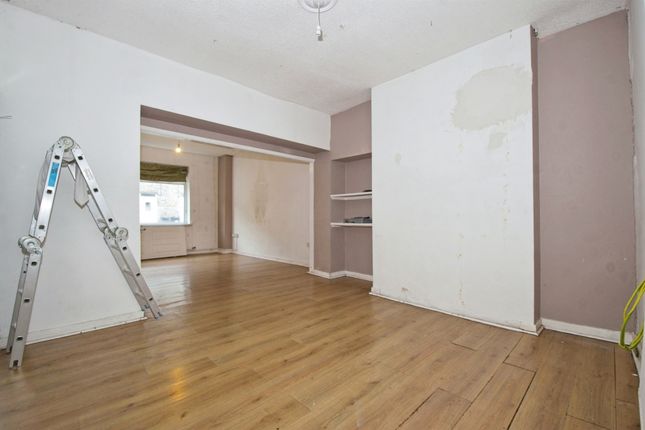 2 bed end terrace house