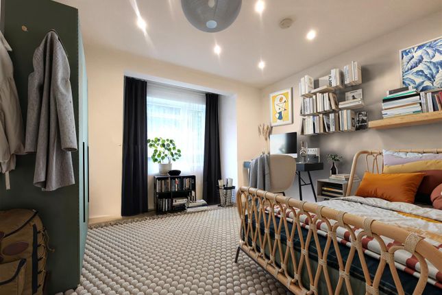 Studio flat for sale