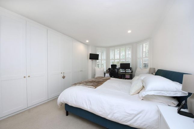 The Avenue, W13 2 bed flat for sale