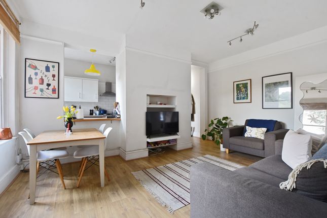 3 bedroom flat for sale