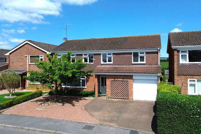 Lawn Road, Taunton TA2 5 bed detached house for sale