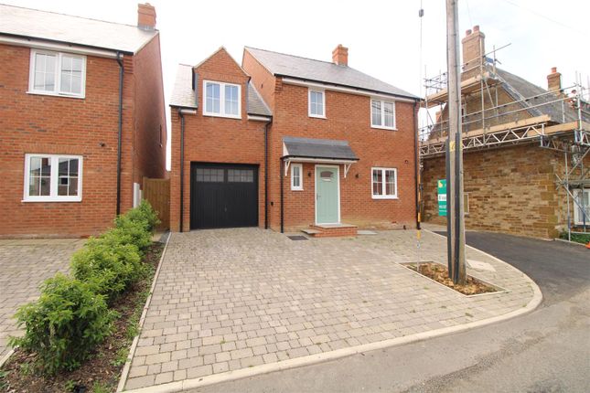 Queen Street, Weedon, Northampton 4 bed house for sale