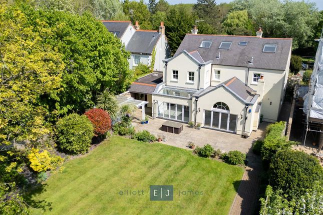 Piercing Hill, Theydon Bois CM16 5 bed detached house for sale