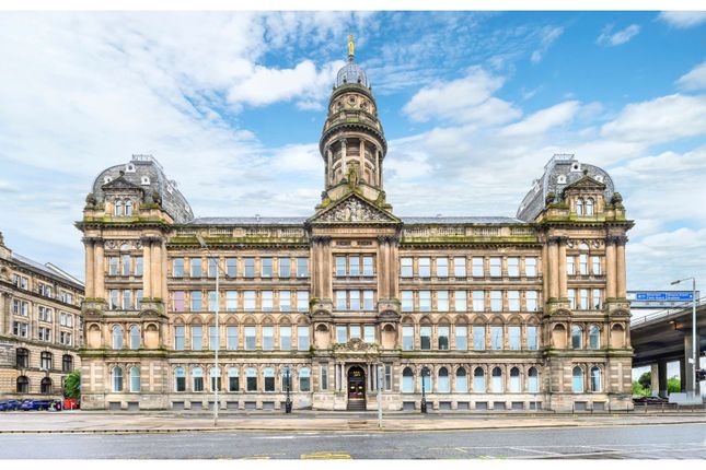 3 bedroom flat for sale