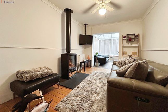 Caer Efail, Pencoed, Bridgend . CF35 6RW 2 bed semi
