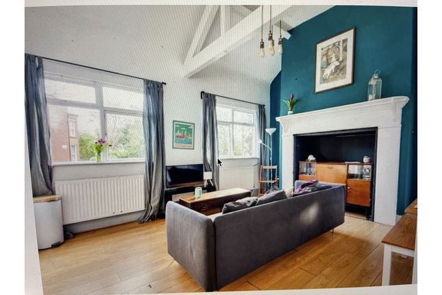 2 bedroom flat for sale