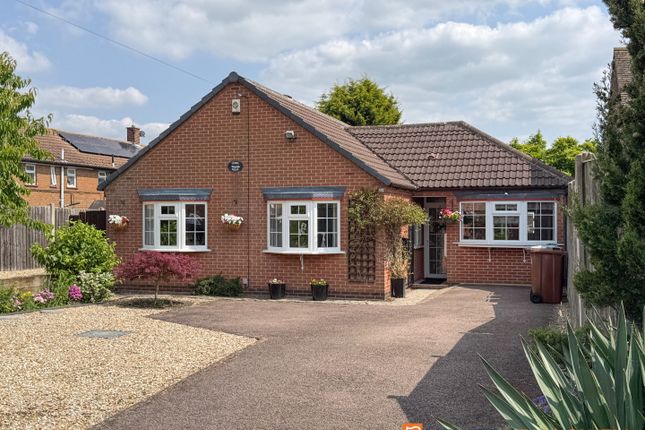 North End, 8 NG24 3 bed bungalow for sale
