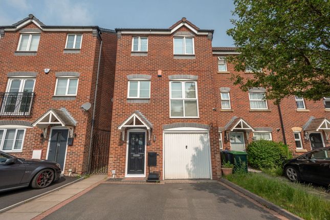 3 bed end terrace house