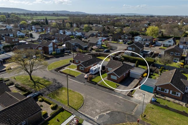 Corfe Close, Aylesbury HP21 3 bed detached bungalow for sale