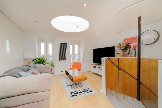 Lillie Road, London SW6 2 bed flat for sale