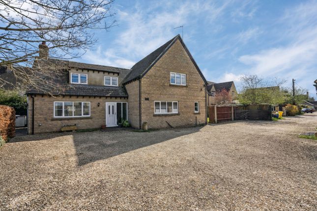 4 bed detached house