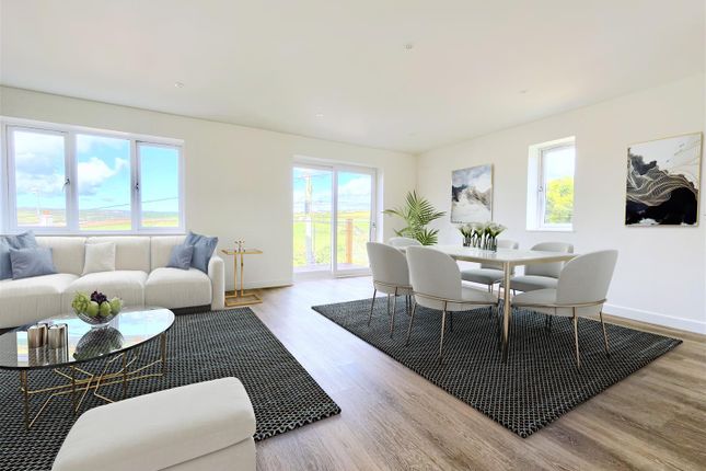 5 bedroom semi-detached house for sale