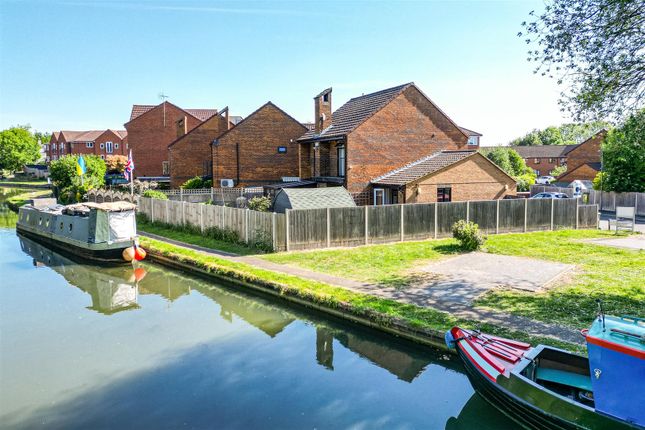 Penn Road, Bletchley, Milton Keynes 3 bed house for sale