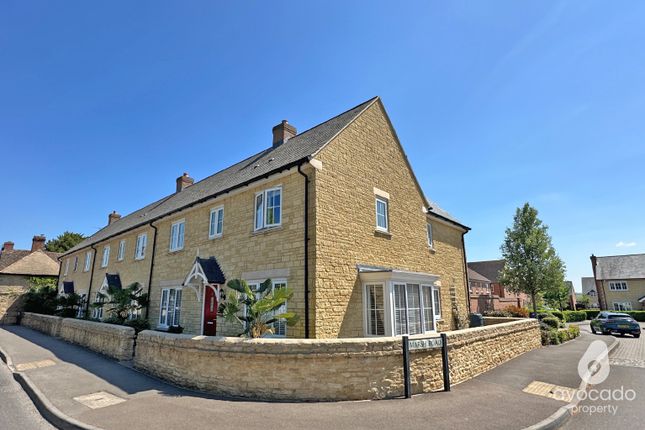 4 bedroom end of terrace house for sale