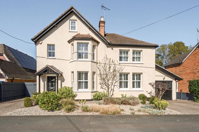 6 bed detached house