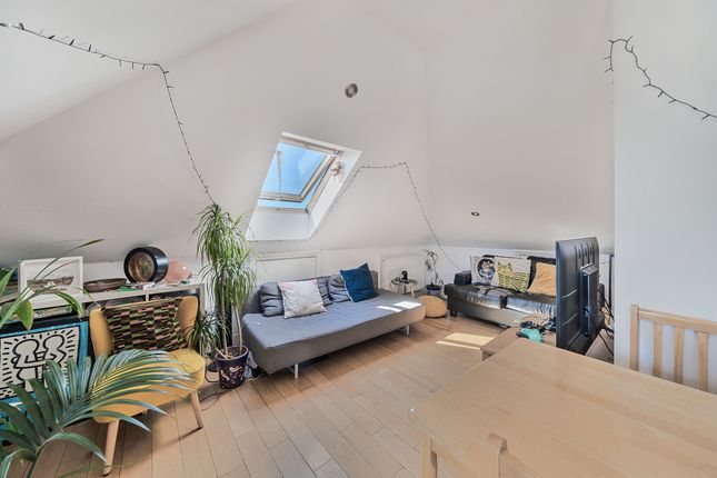3 bedroom flat for sale
