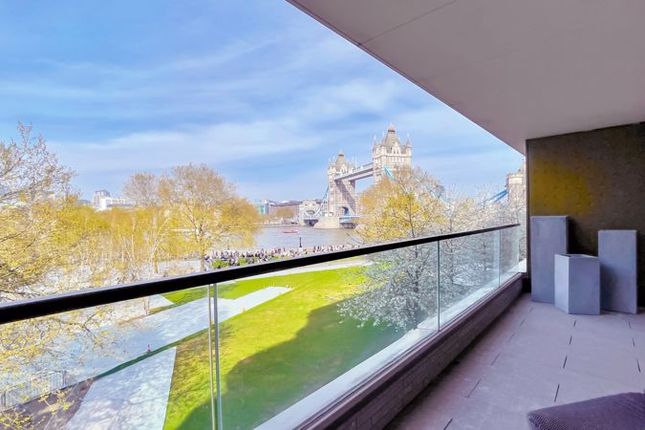 Crown Square, London, SE1 2 bed apartment for sale