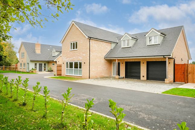 4 bed detached house