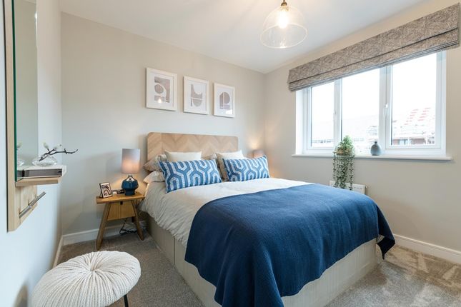 4 bed detached house