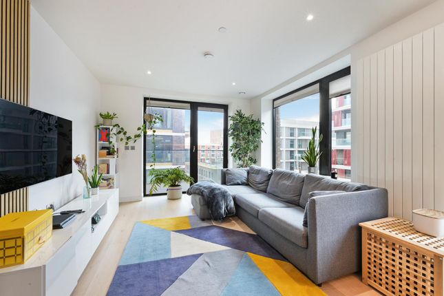 John Cabot House, Royal Wharf, E16 2 bed apartment for sale