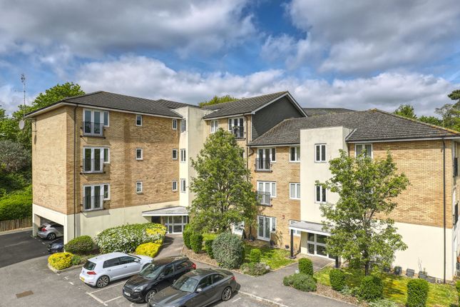 Waterfall Close, Hoddesdon, EN11 2 bed apartment for sale