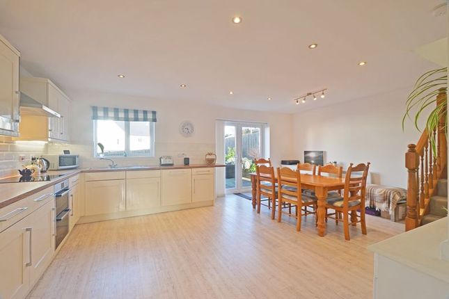 4 bed detached house