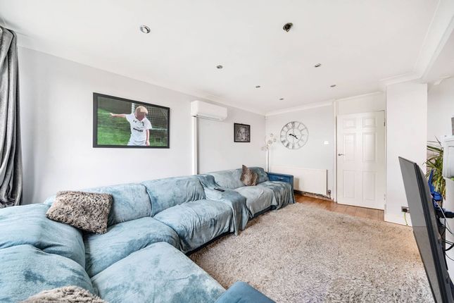 Flintmill Crescent, Kidbrooke... 2 bed flat for sale