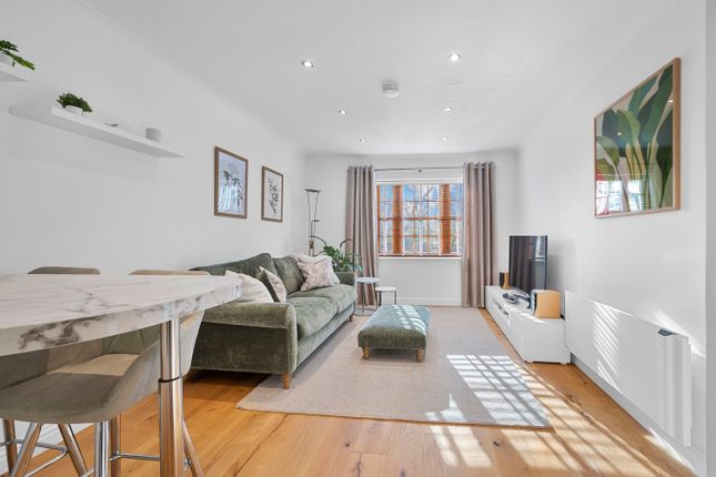 Princes Road, Weybridge, KT13 1 bed apartment for sale