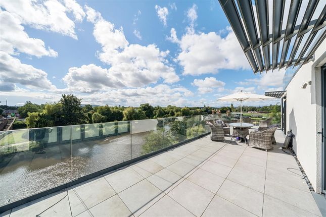 Greyfriars Avenue, Hereford 3 bed apartment for sale
