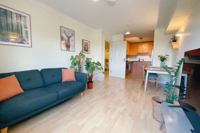 Evan Cook Close, Southwark, SE15 1 bed flat for sale