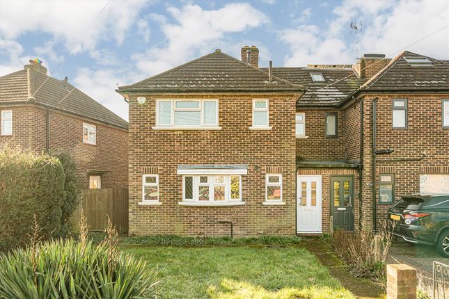 Longford Close, Hampton TW12 3 bed semi