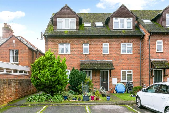 Glade Road, Marlow, Buckinghamshire, SL7 2 bed maisonette for sale