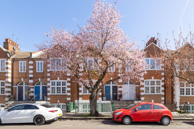 Tamworth Street, Fulham, London 2 bed flat for sale