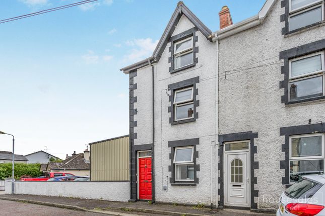 4 bed end terrace house