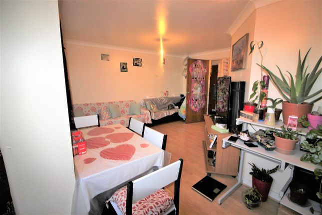 Lowden Road, Southall 2 bed apartment for sale