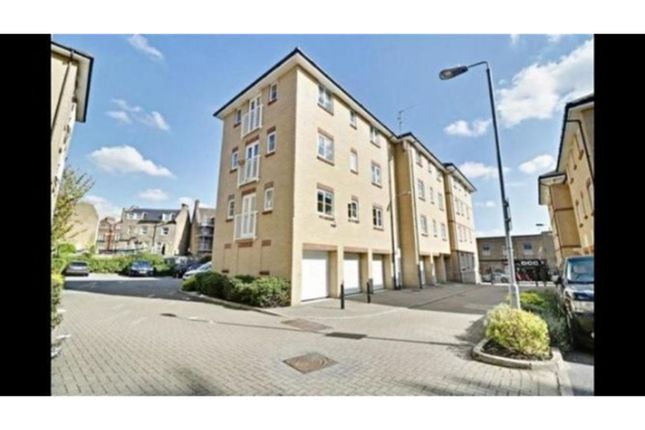 2 bed flat
