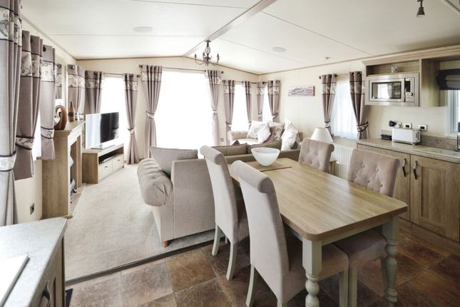 2 bedroom lodge for sale