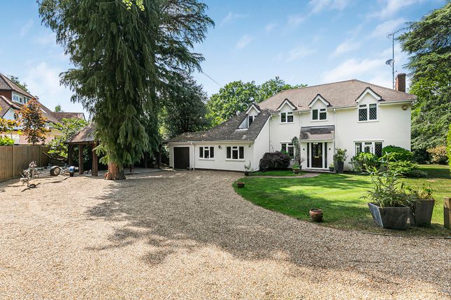 Blackdown Avenue, Surrey GU22 5 bed detached house for sale