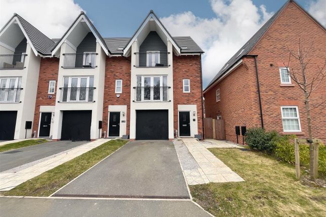5 bed town house