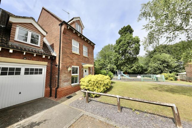 Laurel Court, Beverley 4 bed end of terrace house for sale