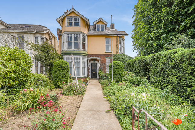 8 bed detached house