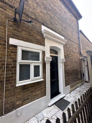 Leyton Park Road, Leyton E10 1 bed flat for sale