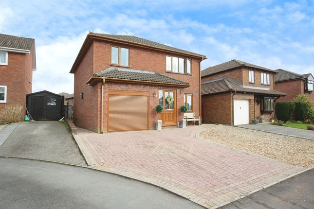 4 bed detached house