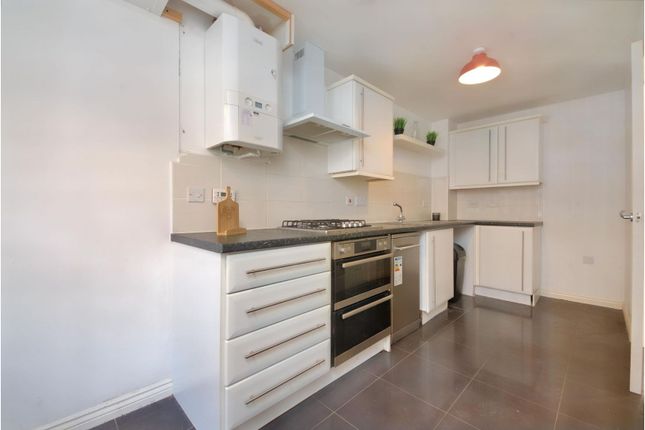 4 bed end terrace house