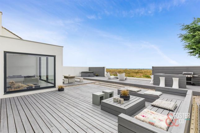 4 bed detached house