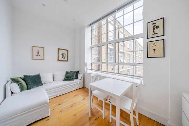 Studio flat for sale